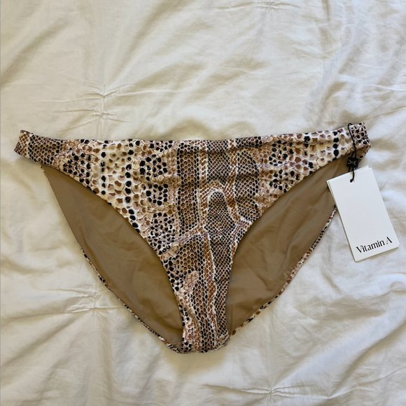 Vitamin A Swimsuit Set - Picture 13 of 15